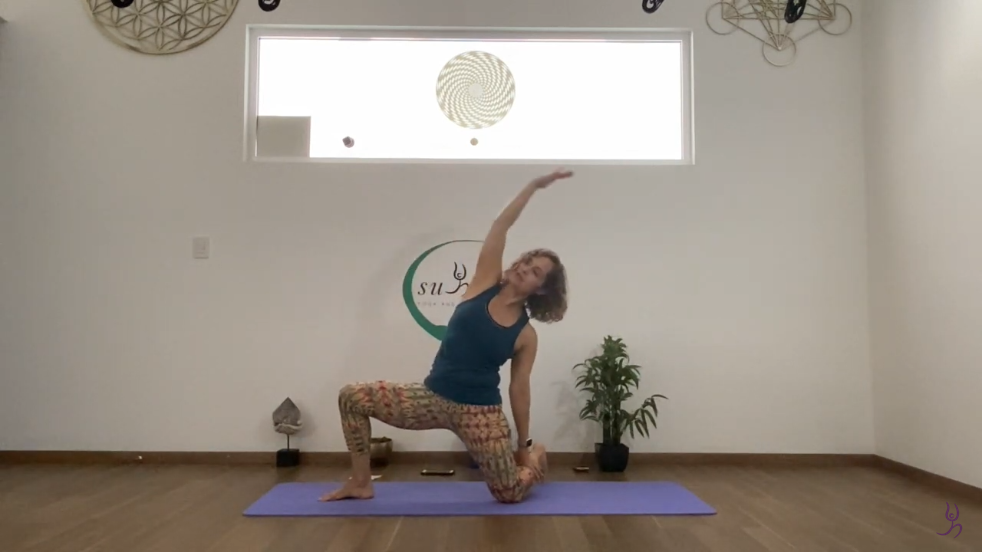 99. Vinyasa Yoga en Progresión Intermedio-Avanzado (C. 99)